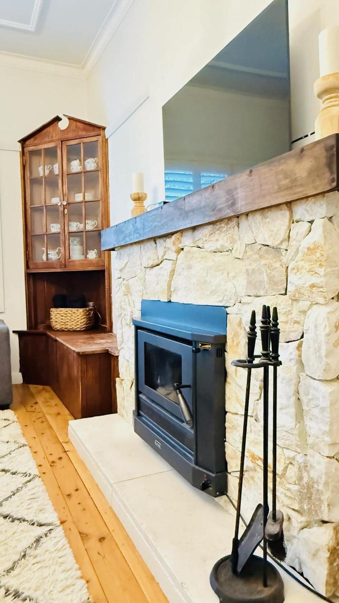 La Villette Sleeps 9 Fireplace Bbq Pet Friendly كاتومبا المظهر الخارجي الصورة